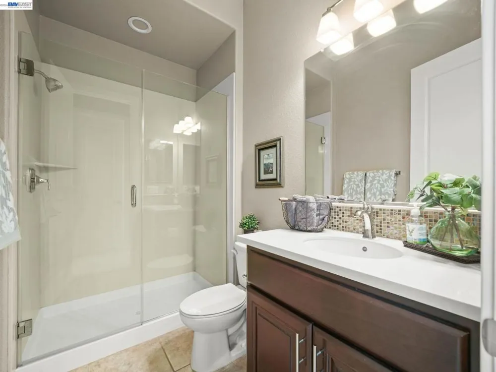 65 Stonebrae Rd Hayward, CA 94542