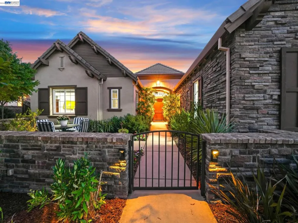 65 Stonebrae Rd Hayward, CA 94542