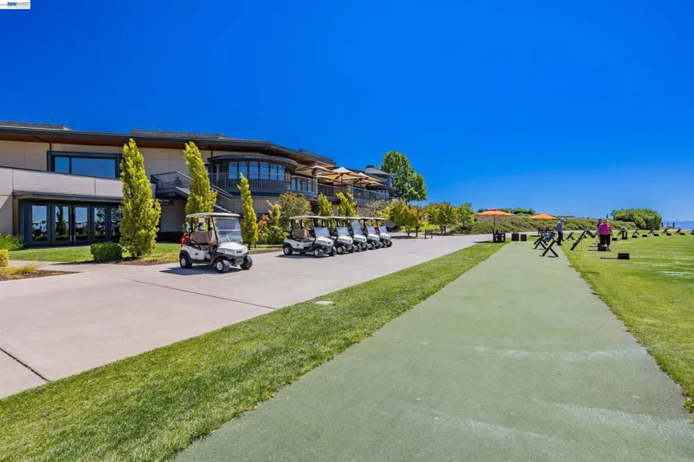65 Stonebrae Rd Hayward, CA 94542