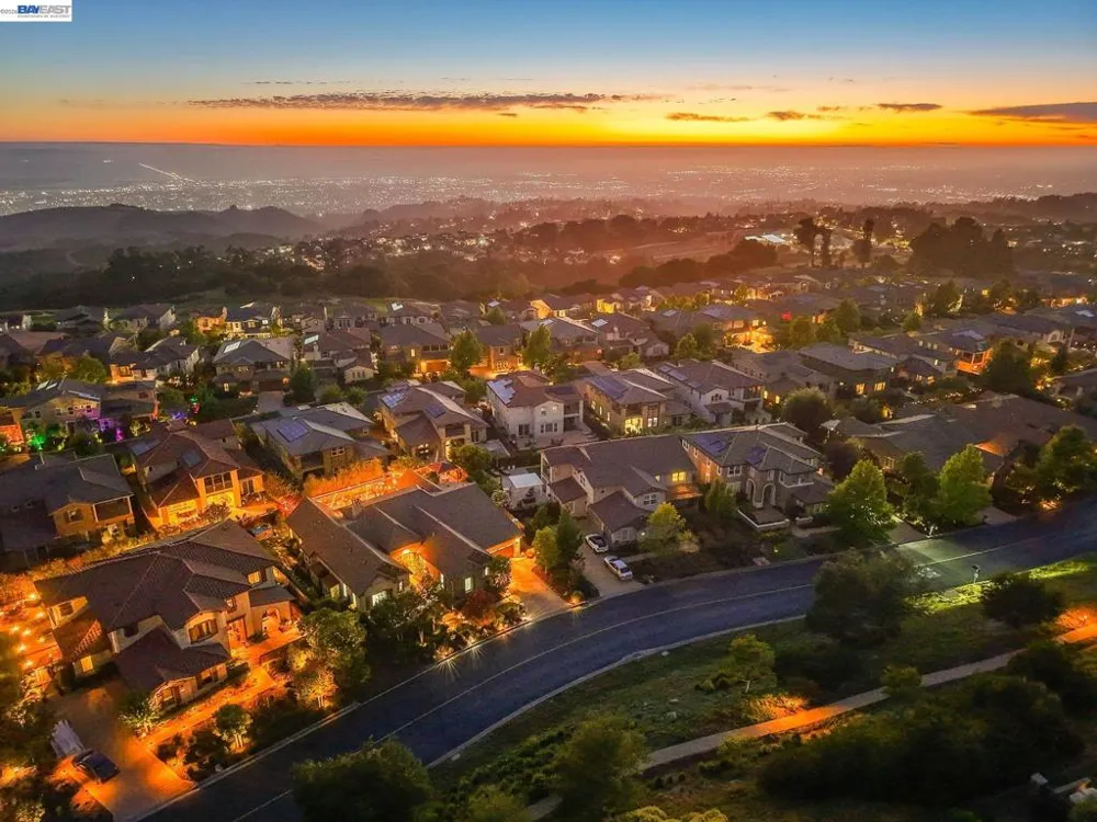 65 Stonebrae Rd Hayward, CA 94542