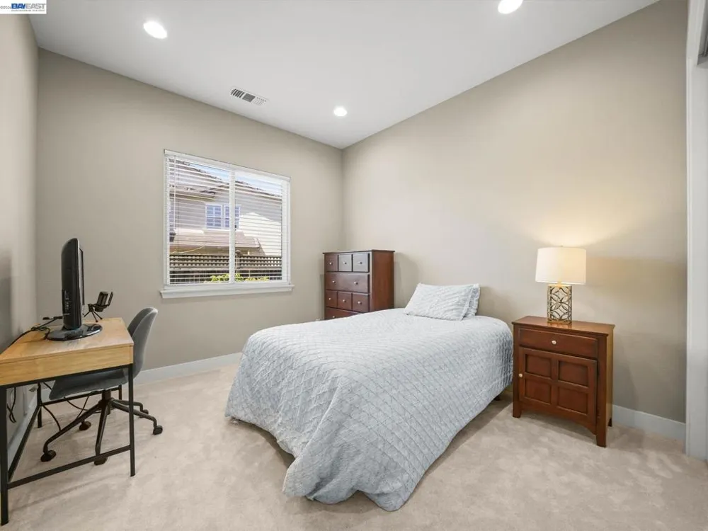 65 Stonebrae Rd Hayward, CA 94542