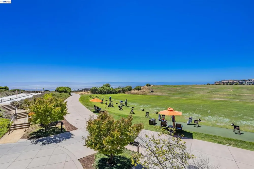 65 Stonebrae Rd Hayward, CA 94542