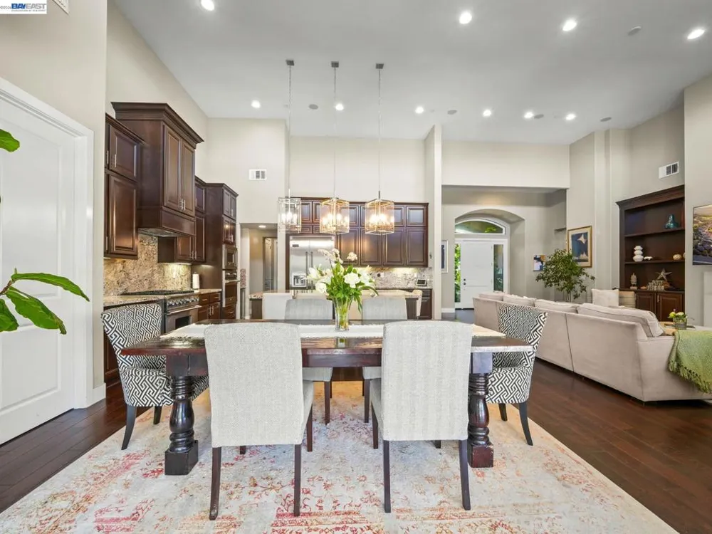 65 Stonebrae Rd Hayward, CA 94542