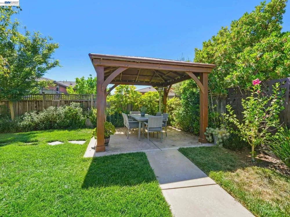 65 Stonebrae Rd Hayward, CA 94542
