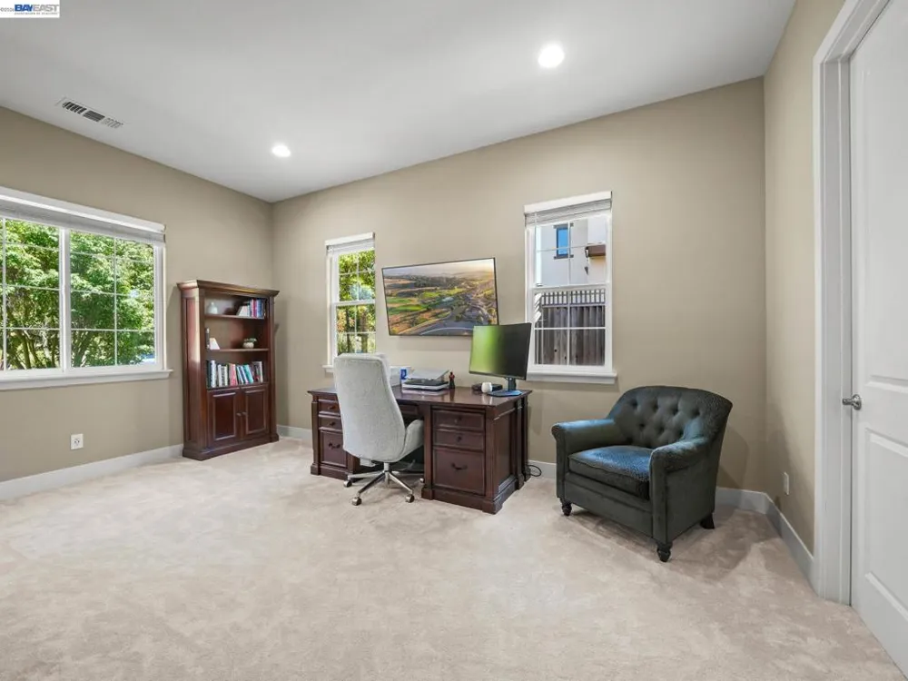 65 Stonebrae Rd Hayward, CA 94542