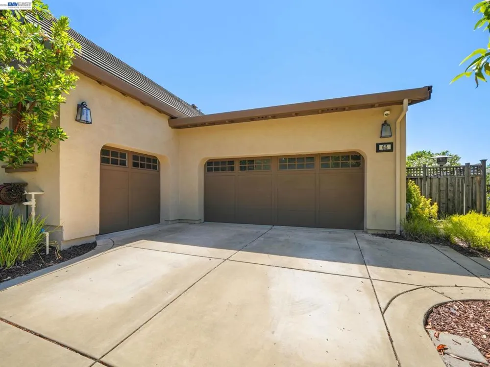 65 Stonebrae Rd Hayward, CA 94542