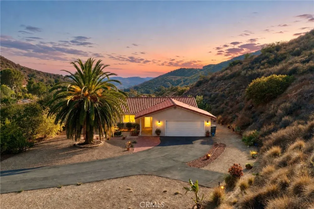 45251 La Cruz Dr Temecula, CA 92590