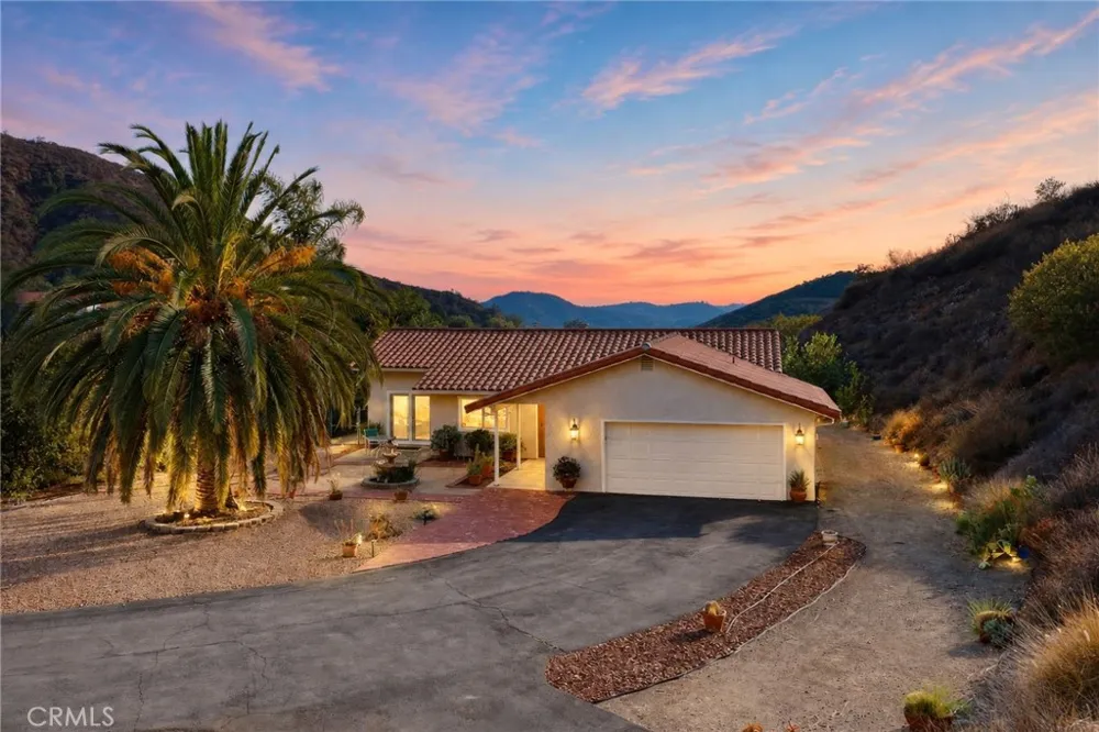 45251 La Cruz Dr Temecula, CA 92590