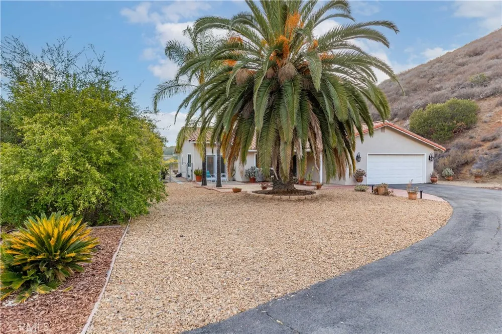 45251 La Cruz Dr Temecula, CA 92590
