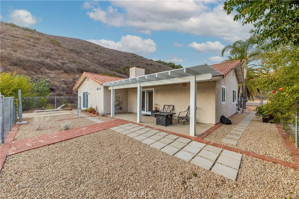 45251 La Cruz Dr Temecula, CA 92590
