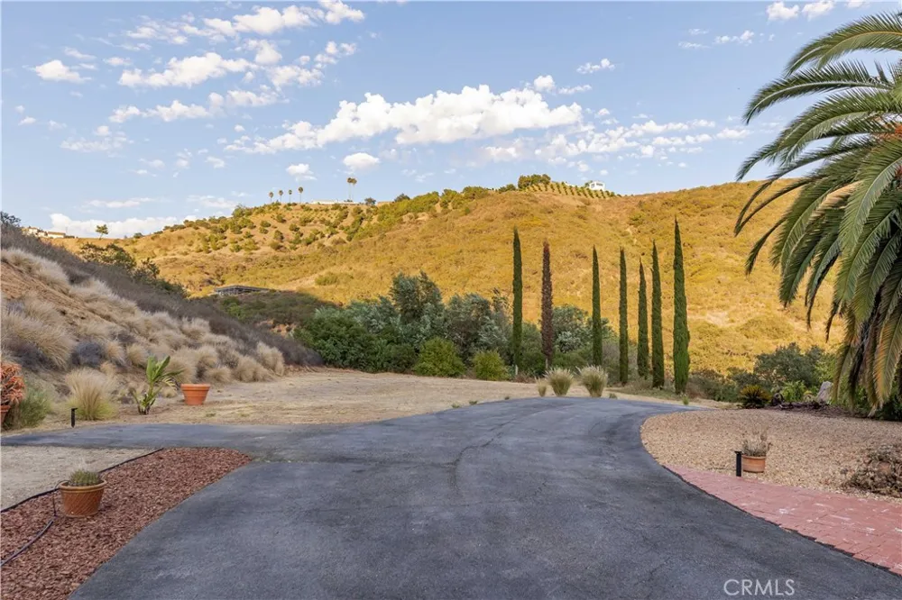 45251 La Cruz Dr Temecula, CA 92590