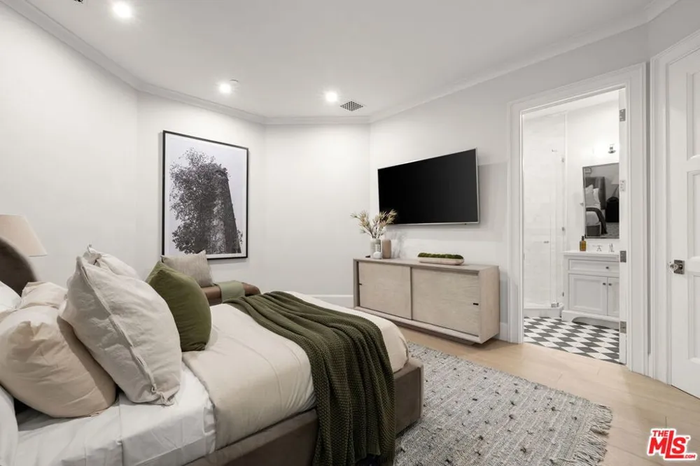 448 21st Street Santa Monica, CA 90402