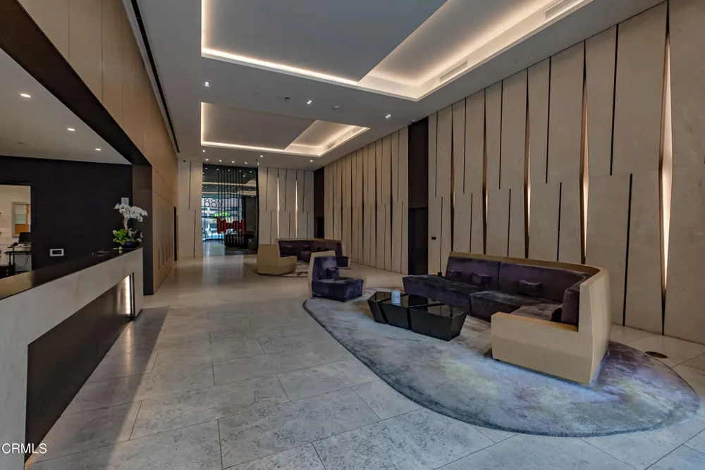 889 Francisco Street #802 Los Angeles, CA 90017