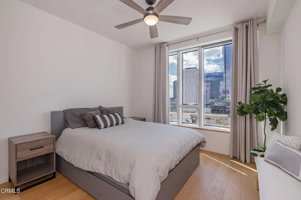 889 Francisco Street #802 Los Angeles, CA 90017