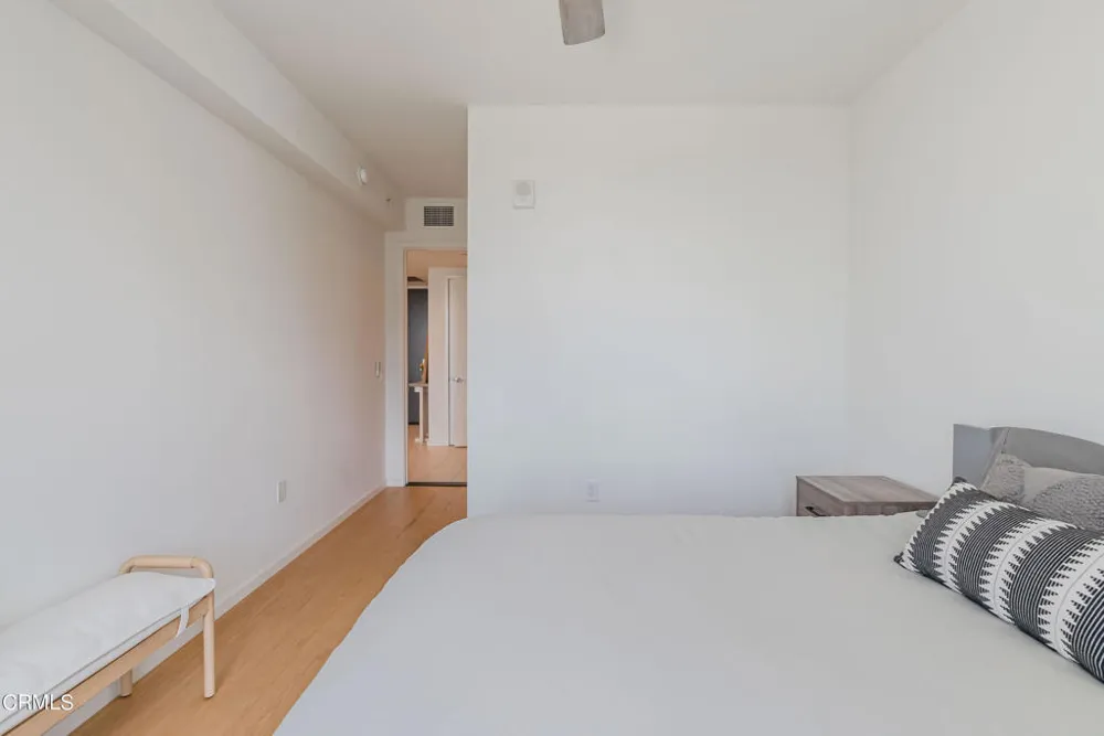 889 Francisco Street #802 Los Angeles, CA 90017