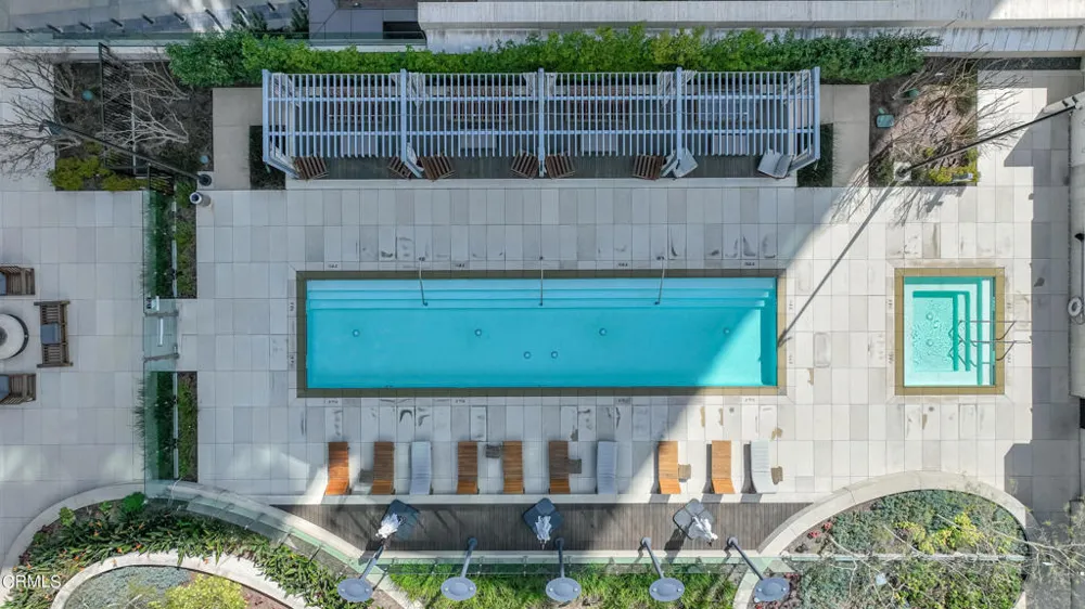 889 Francisco Street #802 Los Angeles, CA 90017