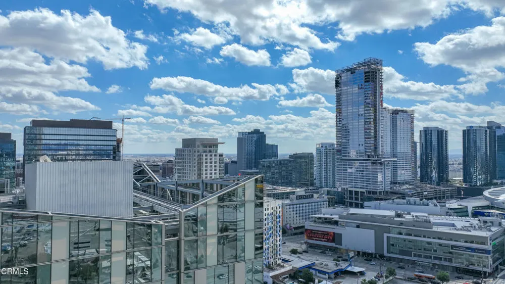 889 Francisco Street #802 Los Angeles, CA 90017