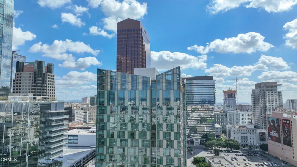 889 Francisco Street #802 Los Angeles, CA 90017
