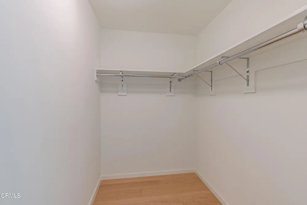 889 Francisco Street #802 Los Angeles, CA 90017
