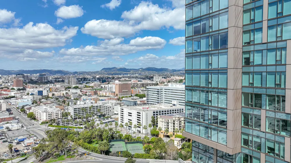 889 Francisco Street #802 Los Angeles, CA 90017
