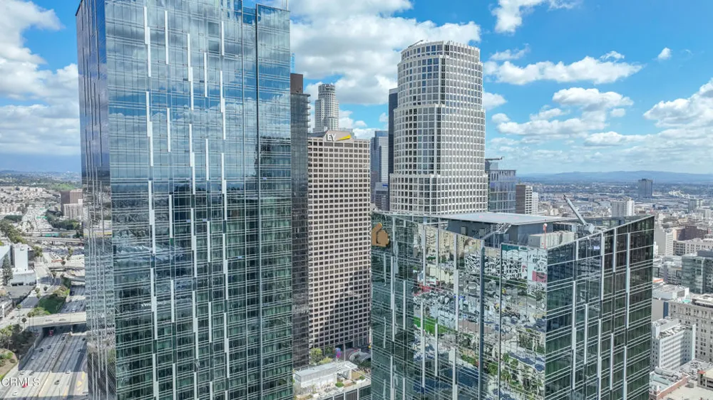 889 Francisco Street #802 Los Angeles, CA 90017