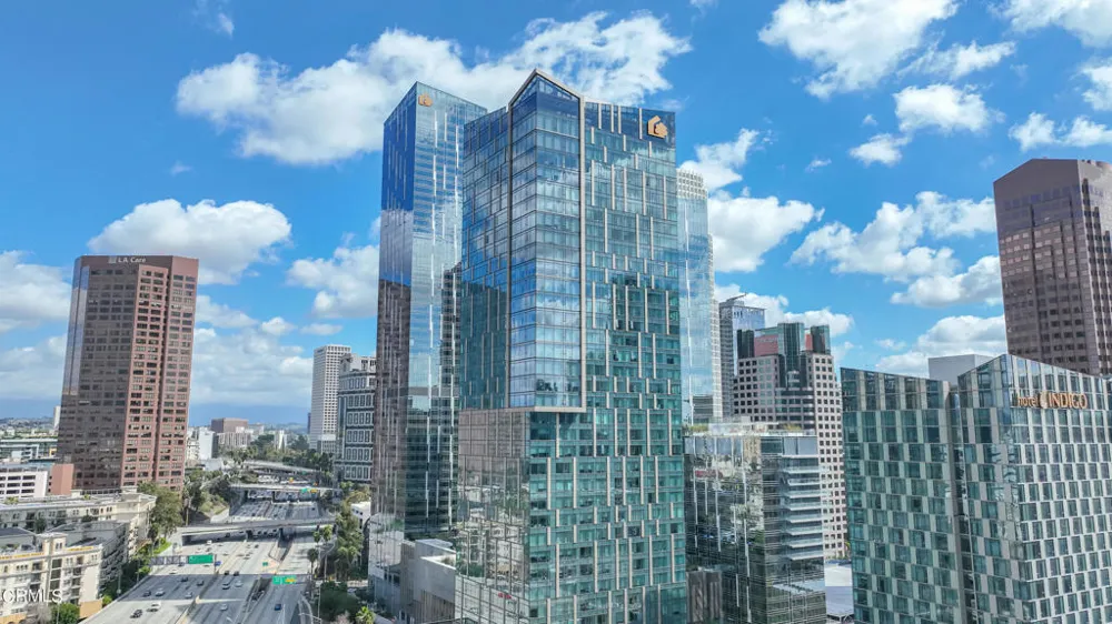 889 Francisco Street #802 Los Angeles, CA 90017