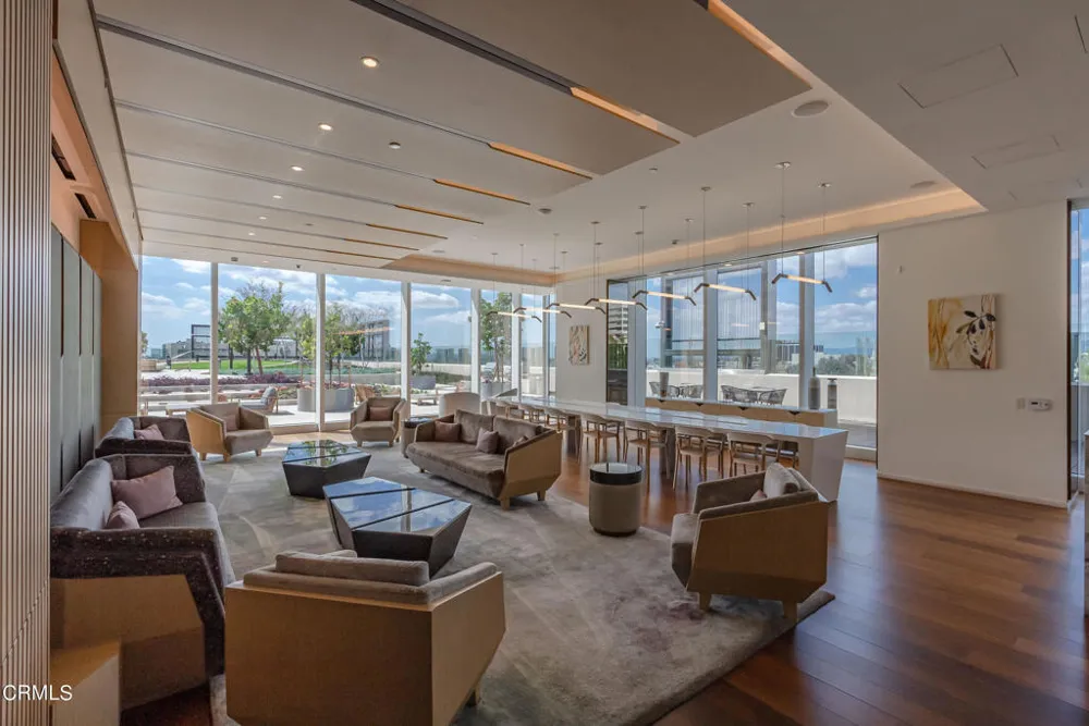 889 Francisco Street #802 Los Angeles, CA 90017