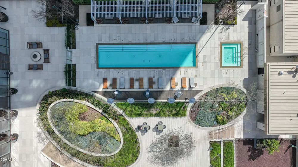 889 Francisco Street #802 Los Angeles, CA 90017