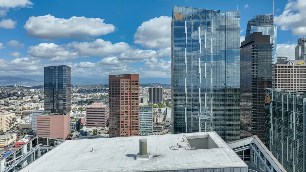 889 Francisco Street #802 Los Angeles, CA 90017