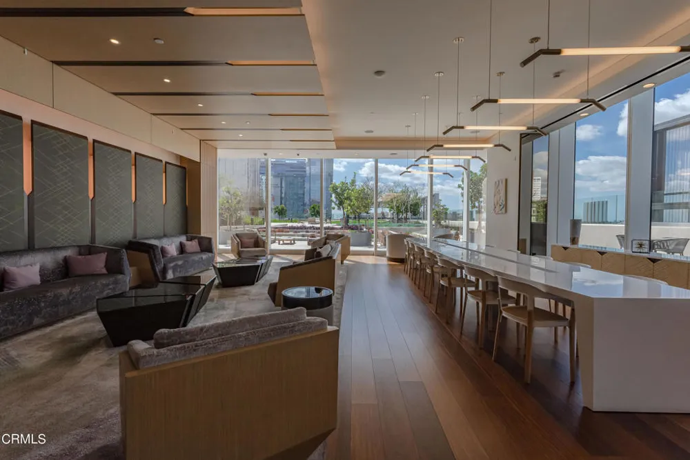 889 Francisco Street #802 Los Angeles, CA 90017