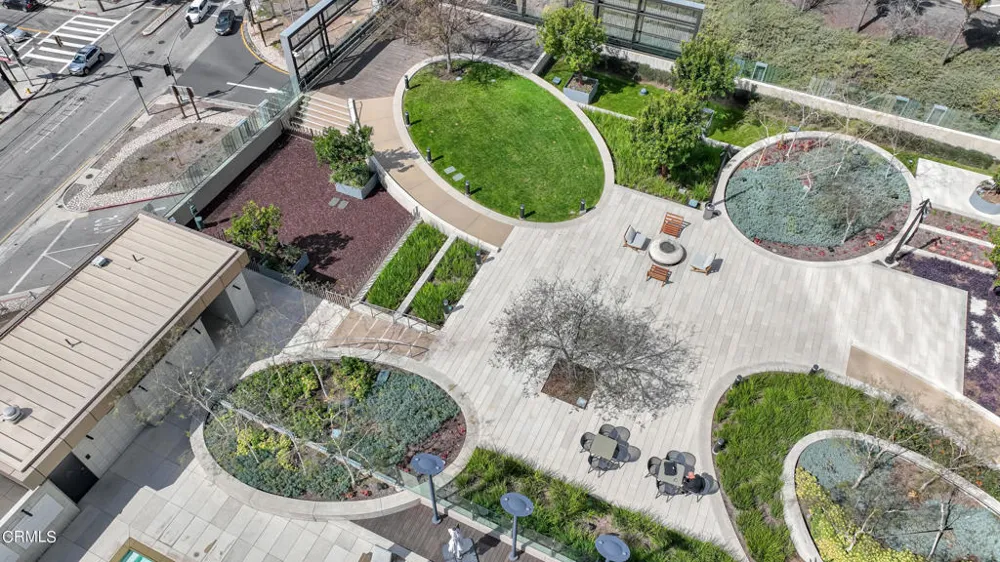 889 Francisco Street #802 Los Angeles, CA 90017
