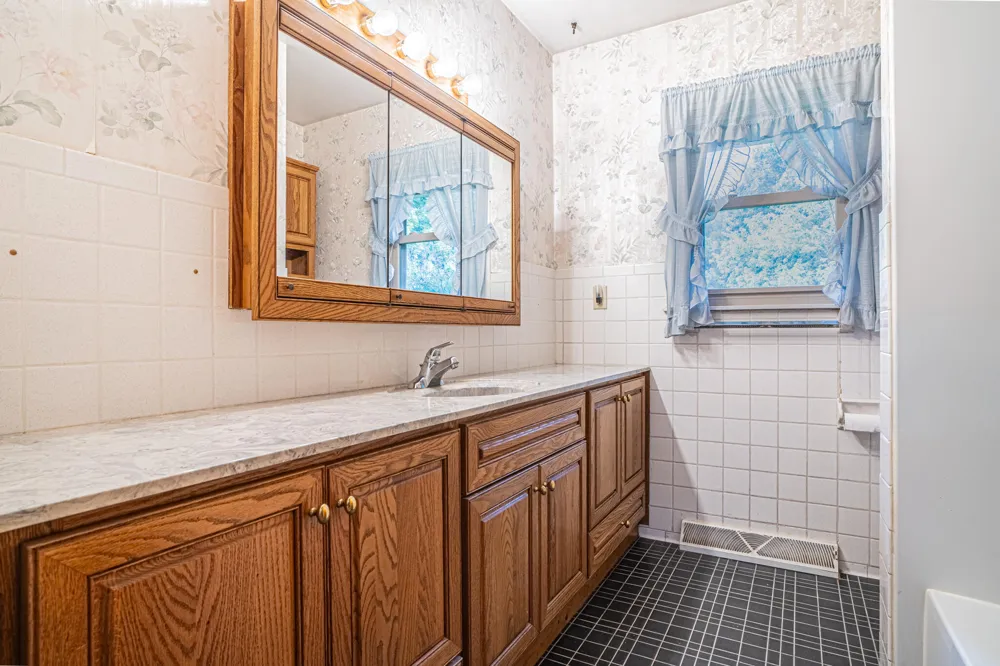 7963 Gull Road Richland, MI 49083