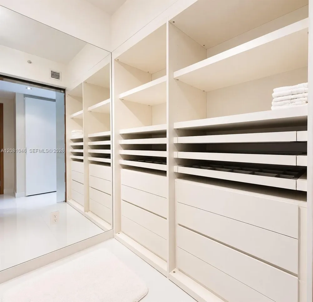17121 Collins Ave #1905 Sunny Isles Beach, FL 33160