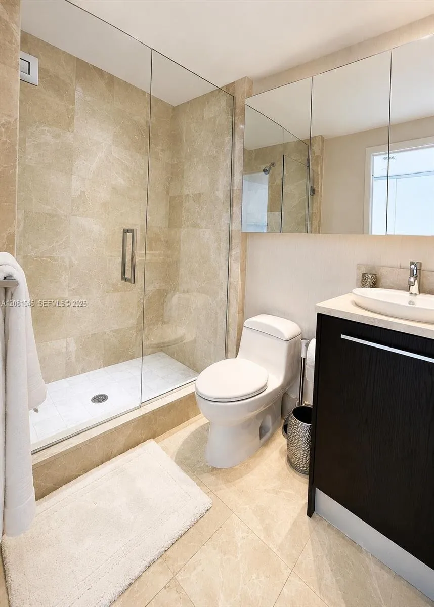 17121 Collins Ave #1905 Sunny Isles Beach, FL 33160