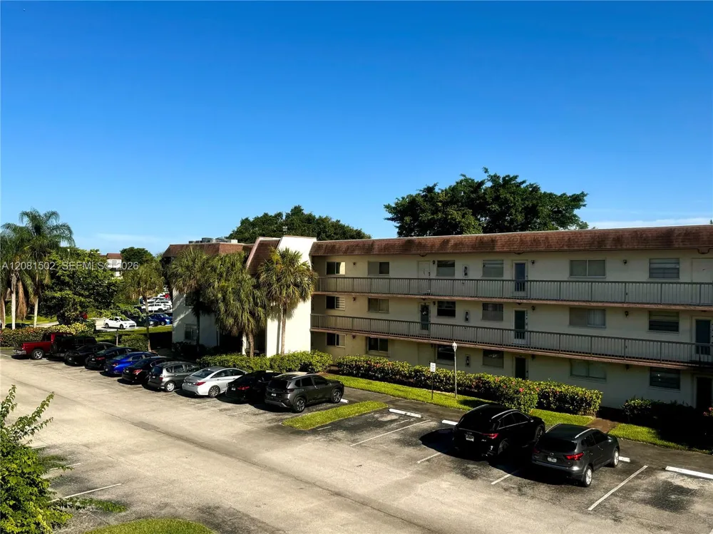 1751 NW 75th Ave #310 Plantation, FL 33313