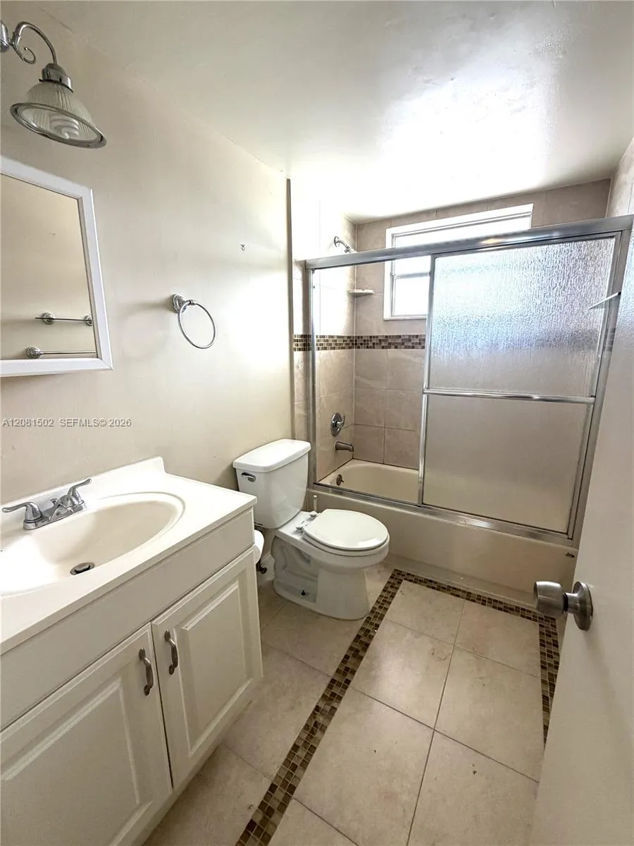 1751 NW 75th Ave #310 Plantation, FL 33313