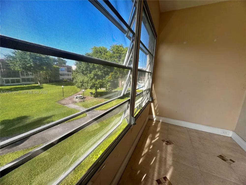 1751 NW 75th Ave #310 Plantation, FL 33313
