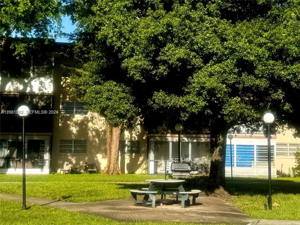 1751 NW 75th Ave #310 Plantation, FL 33313