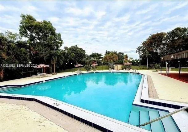 1751 NW 75th Ave #310 Plantation, FL 33313