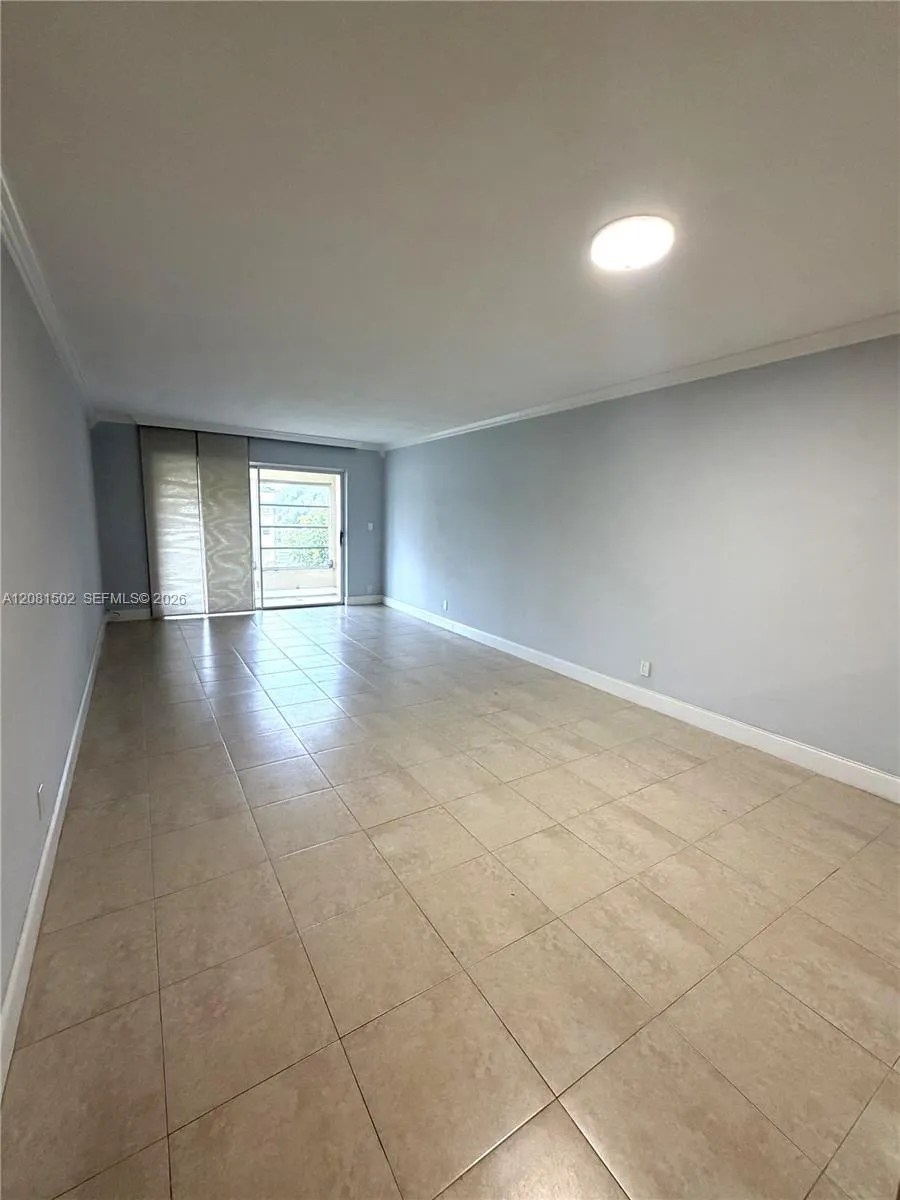 1751 NW 75th Ave #310 Plantation, FL 33313