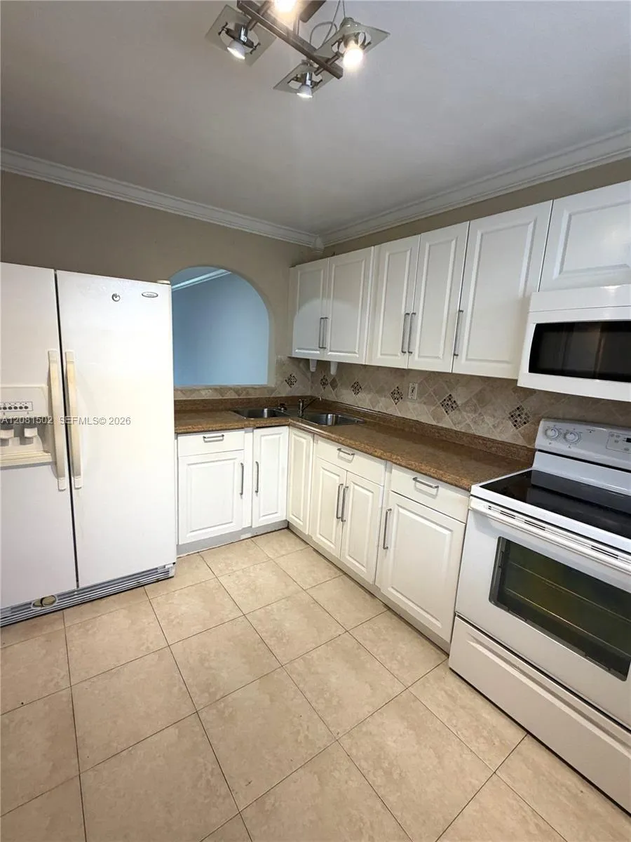 1751 NW 75th Ave #310 Plantation, FL 33313