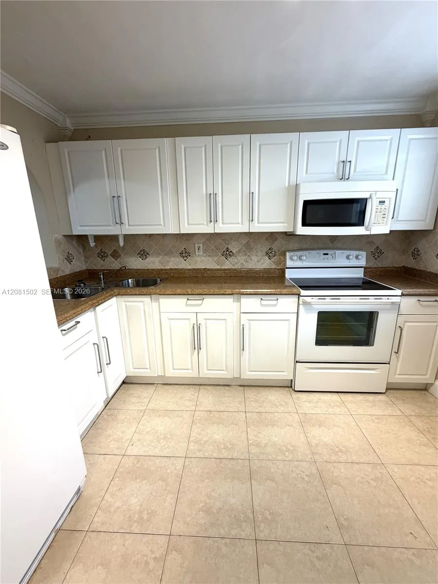 1751 NW 75th Ave #310 Plantation, FL 33313