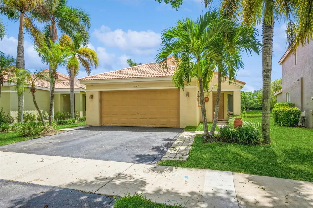 4367 DOGWOOD CIRCLE Weston, FL 33331