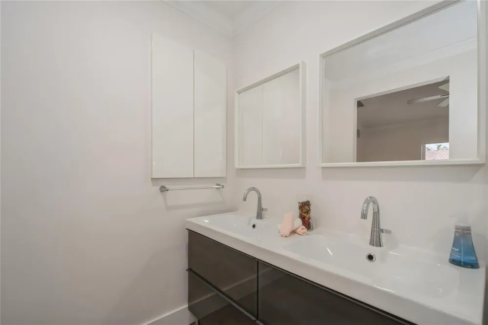 4367 DOGWOOD CIRCLE Weston, FL 33331