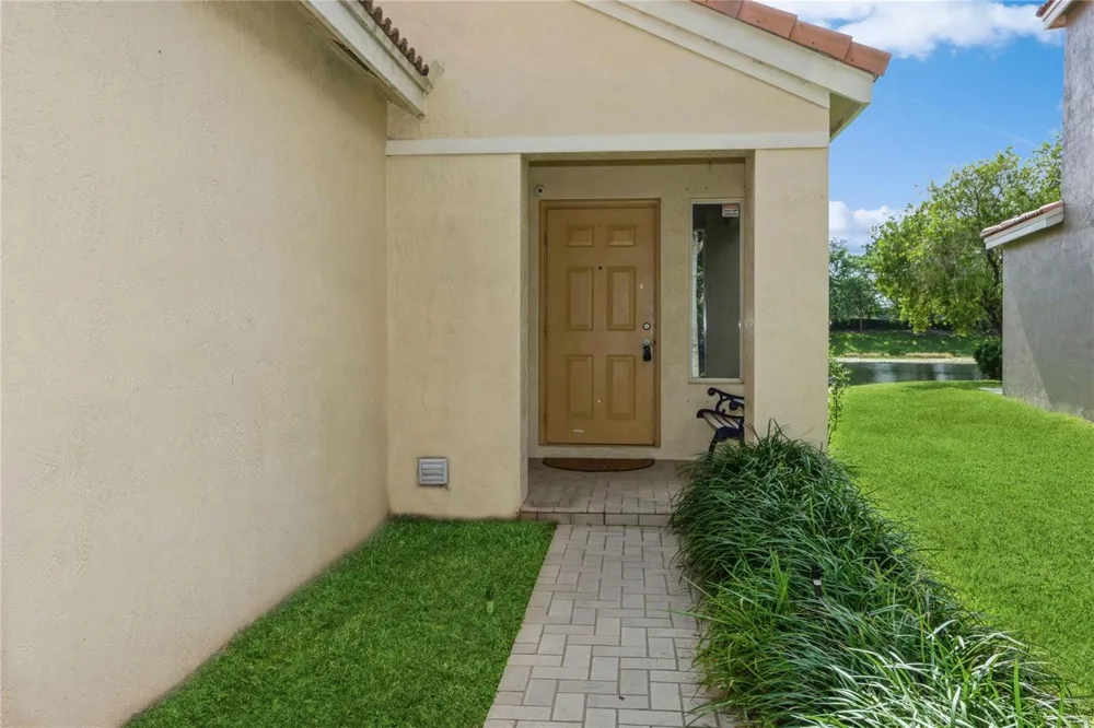4367 DOGWOOD CIRCLE Weston, FL 33331