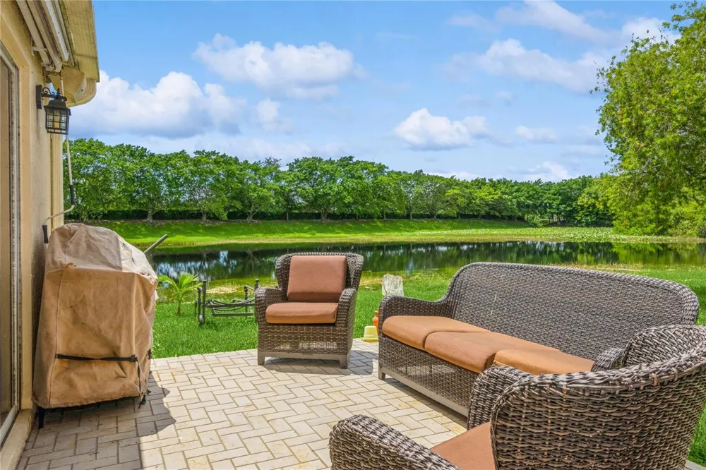4367 DOGWOOD CIRCLE Weston, FL 33331