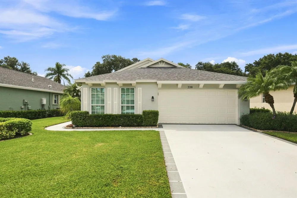 228 SW LAKE FOREST WAY Port St. Lucie, FL 34986