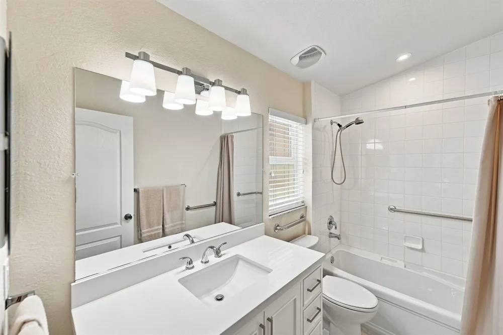 228 SW LAKE FOREST WAY Port St. Lucie, FL 34986