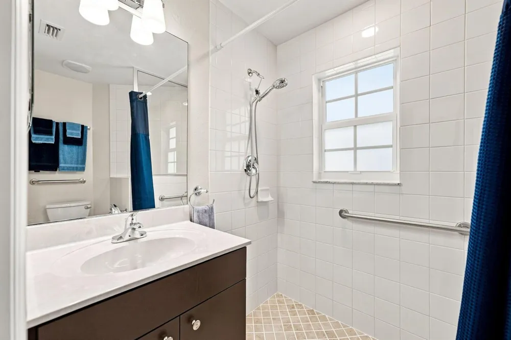 228 SW LAKE FOREST WAY Port St. Lucie, FL 34986