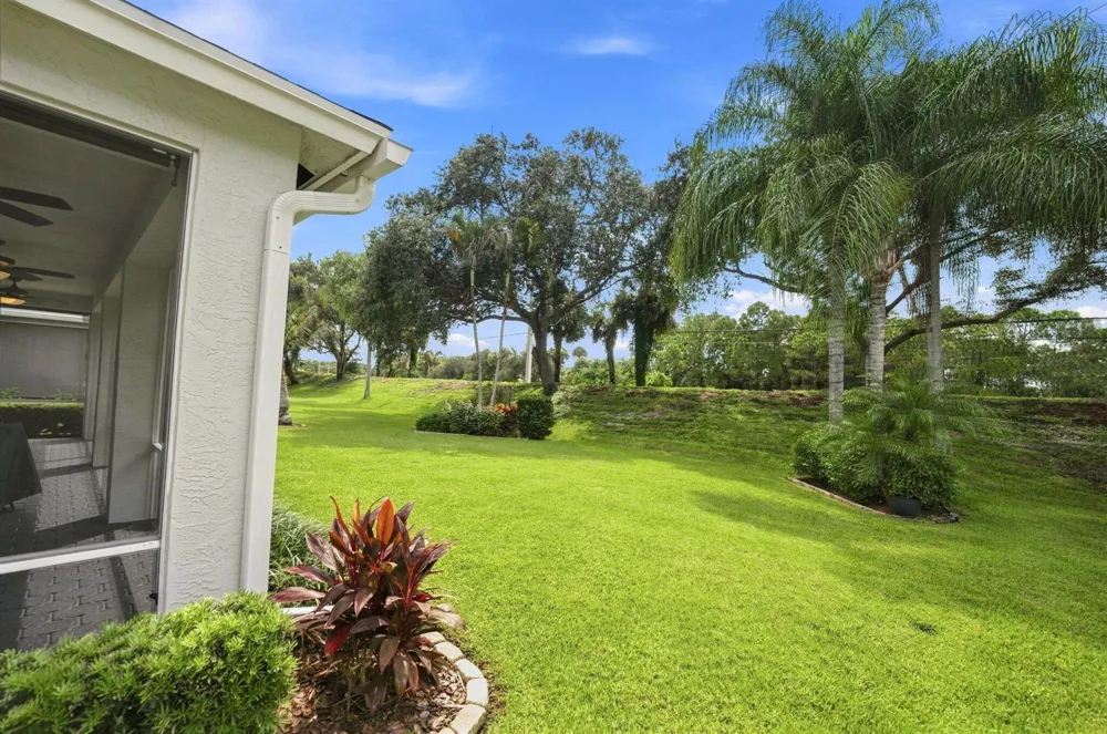 228 SW LAKE FOREST WAY Port St. Lucie, FL 34986